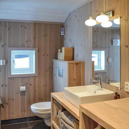Nice In With House A Mountain View * Etnedal